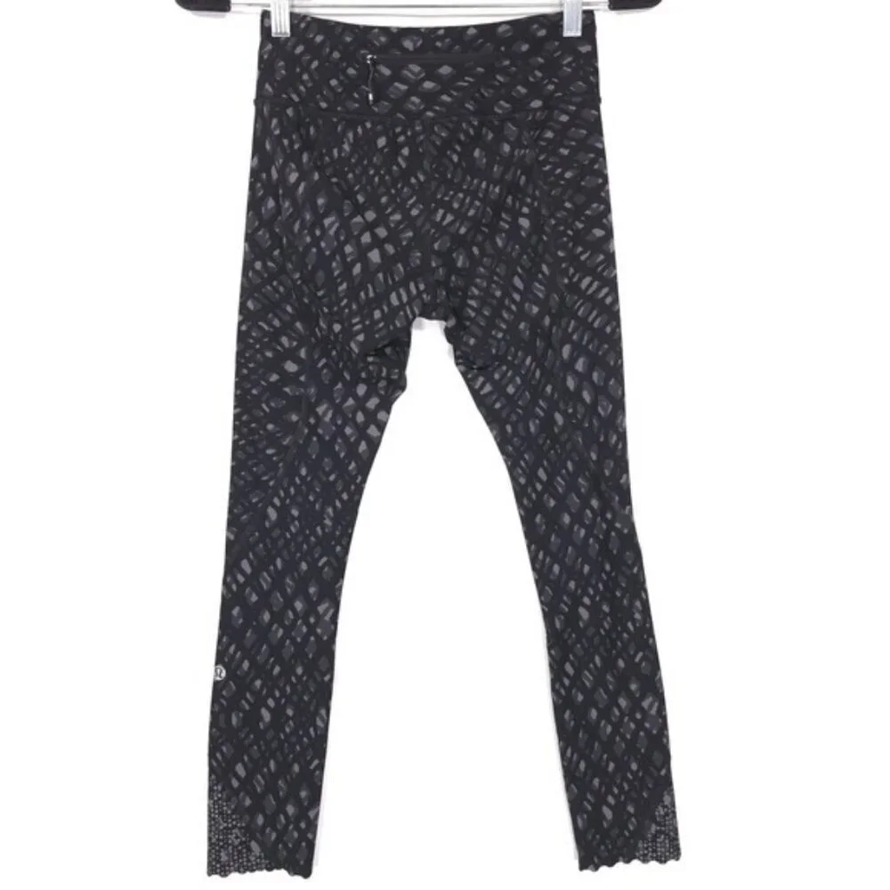 Lululemon Women's Leggings Reflective Patterned‎ Black Size 4